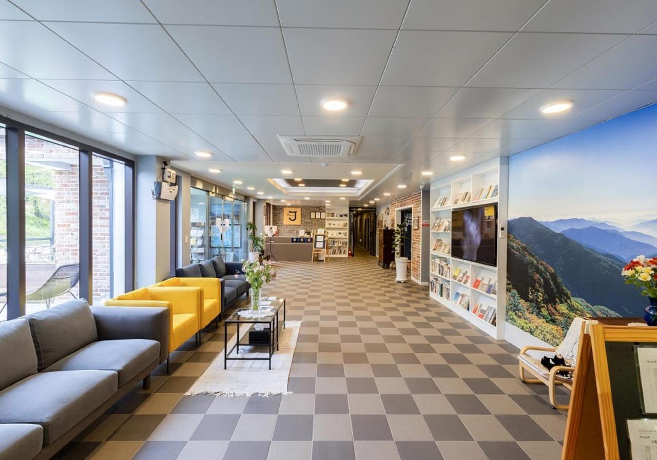 Camp Jirisan Parkview Hotell Gurye Eksteriør bilde