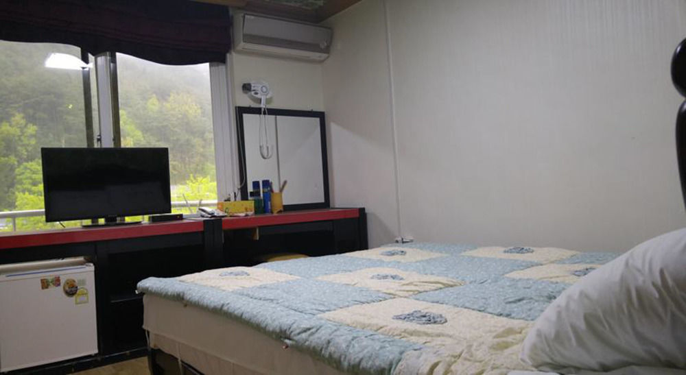 Camp Jirisan Parkview Hotell Gurye Eksteriør bilde